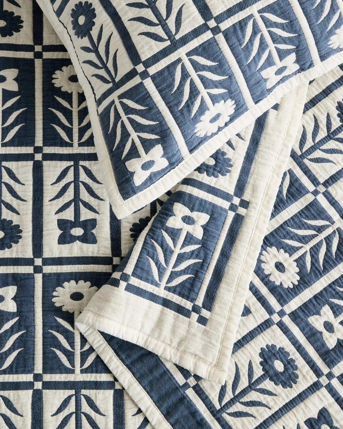 Organic Cotton Jacquard Floral Coverlet Set