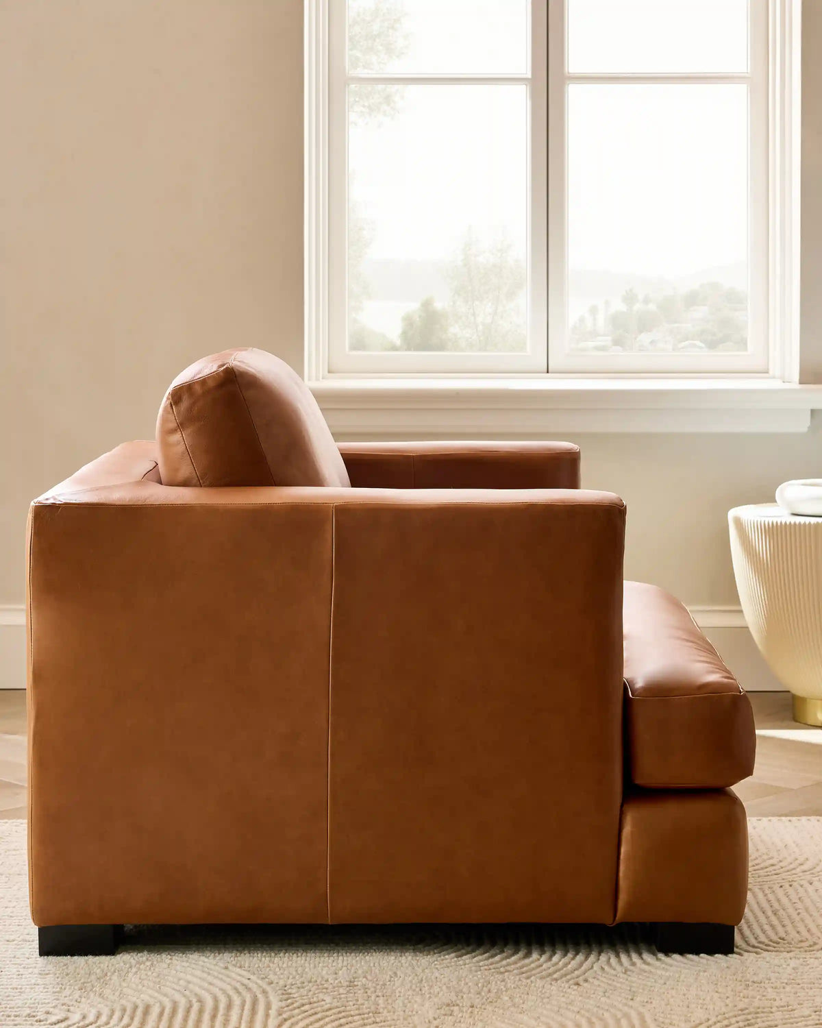 Sierra Curved Arm Accent Chair in Leather