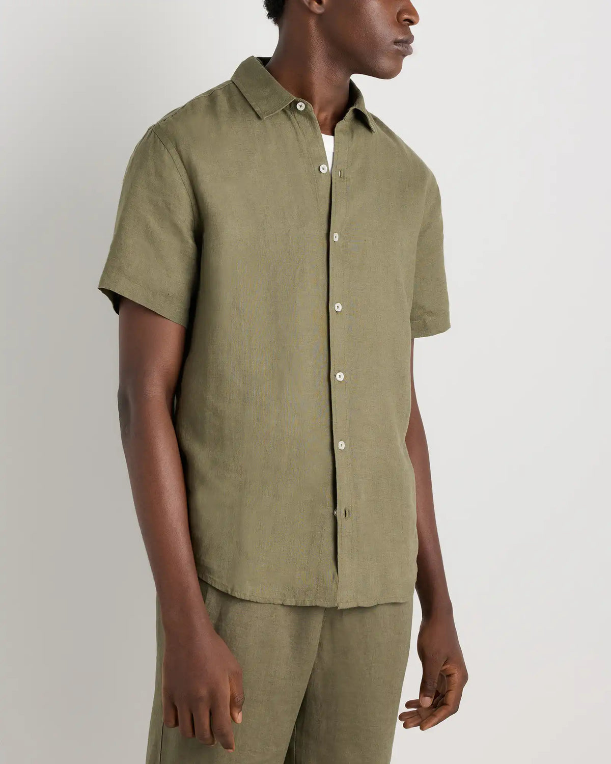 100% European Linen Relaxed Short Sleeve Shirt