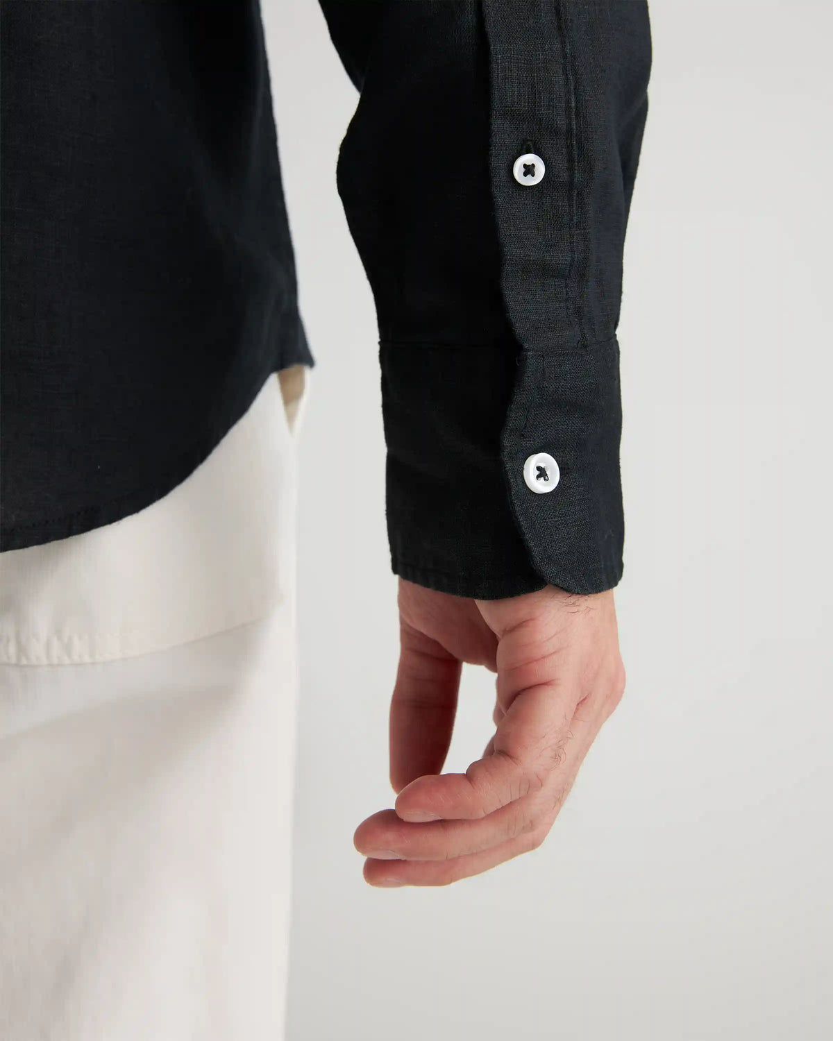 100% European Linen Relaxed Long Sleeve Pocket Shirt