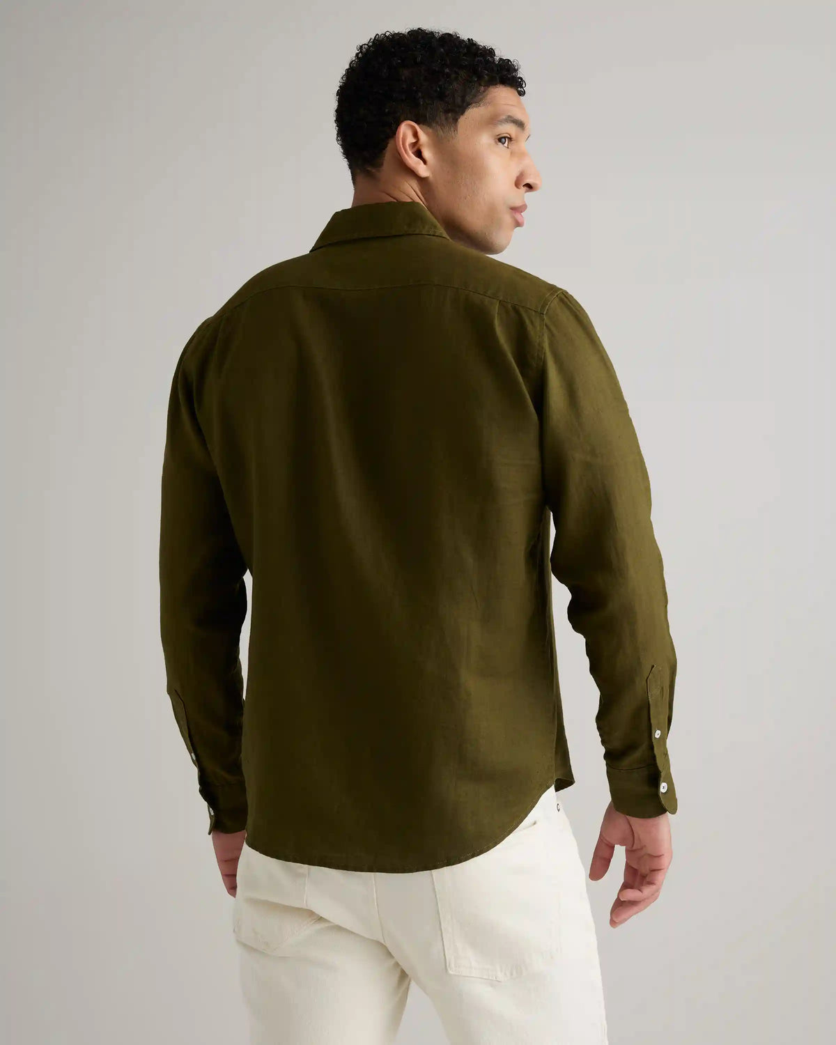100% European Linen Relaxed Long Sleeve Pocket Shirt