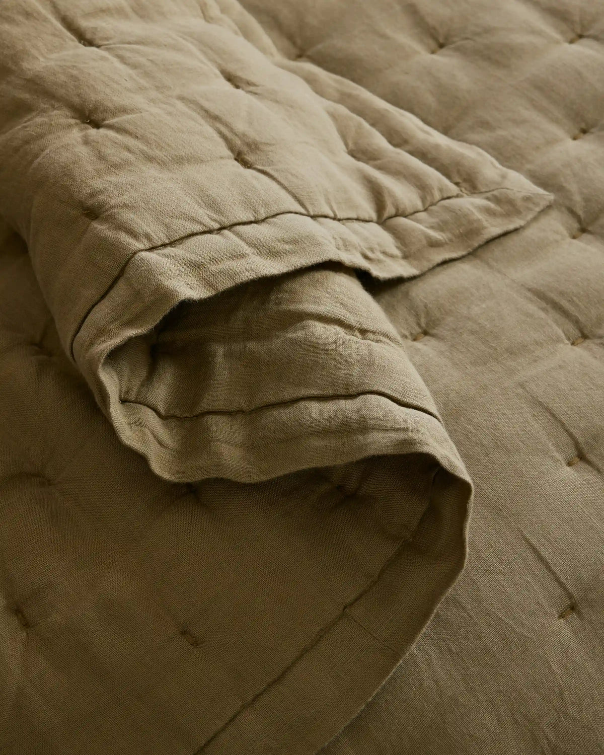 European Linen Dream Quilt Set