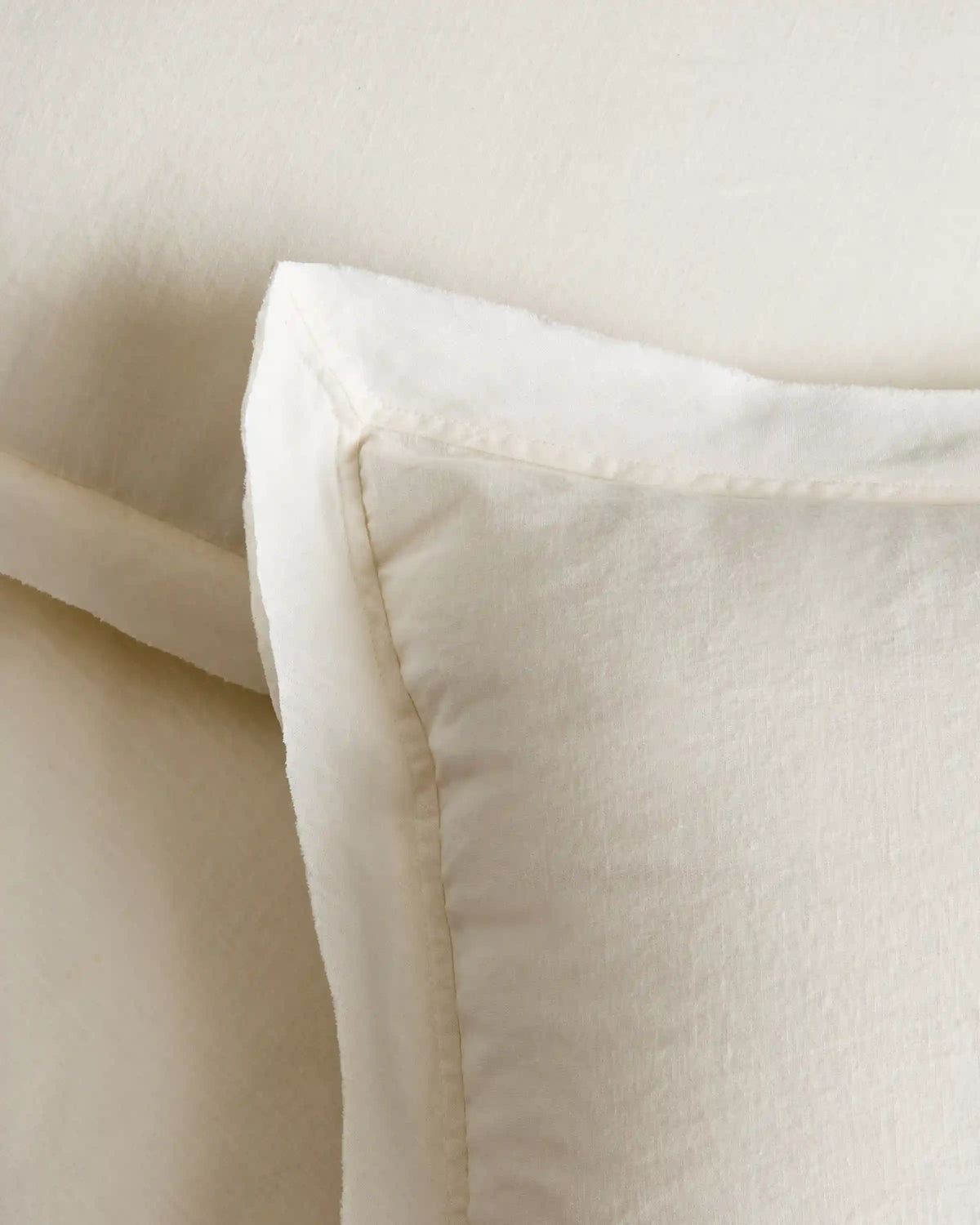 European Linen Double Flange Deluxe Bedding Bundle