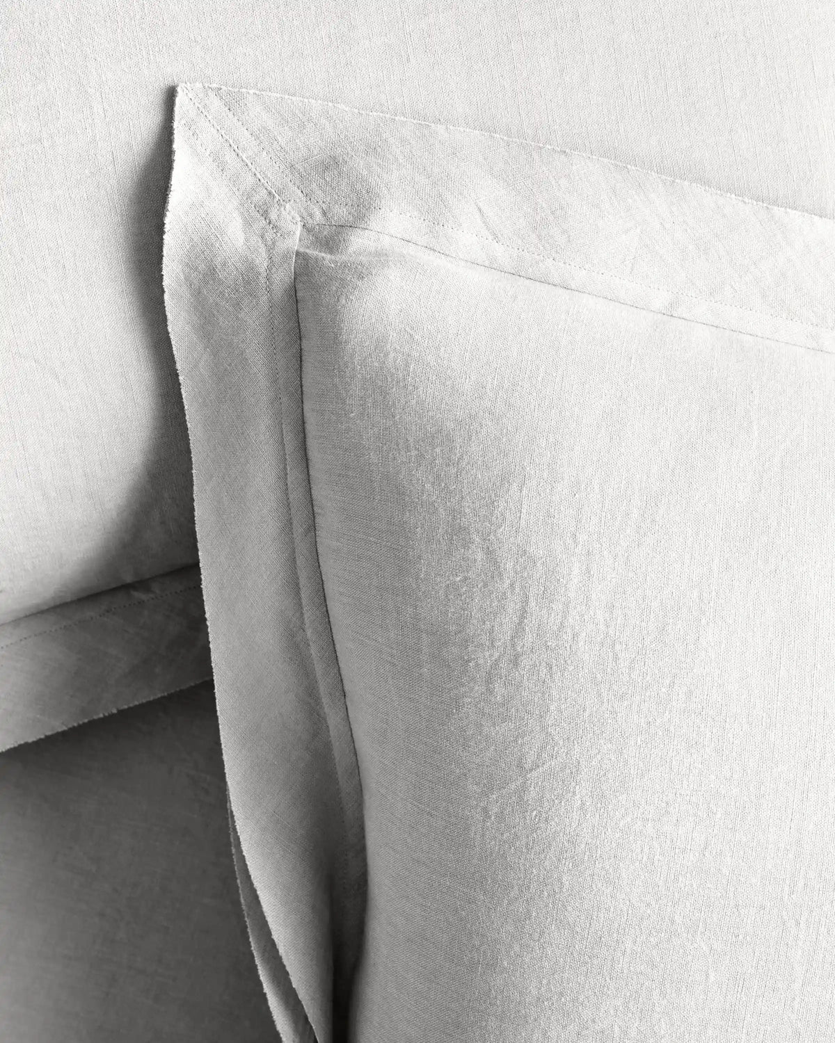 European Linen Double Flange Deluxe Bedding Bundle