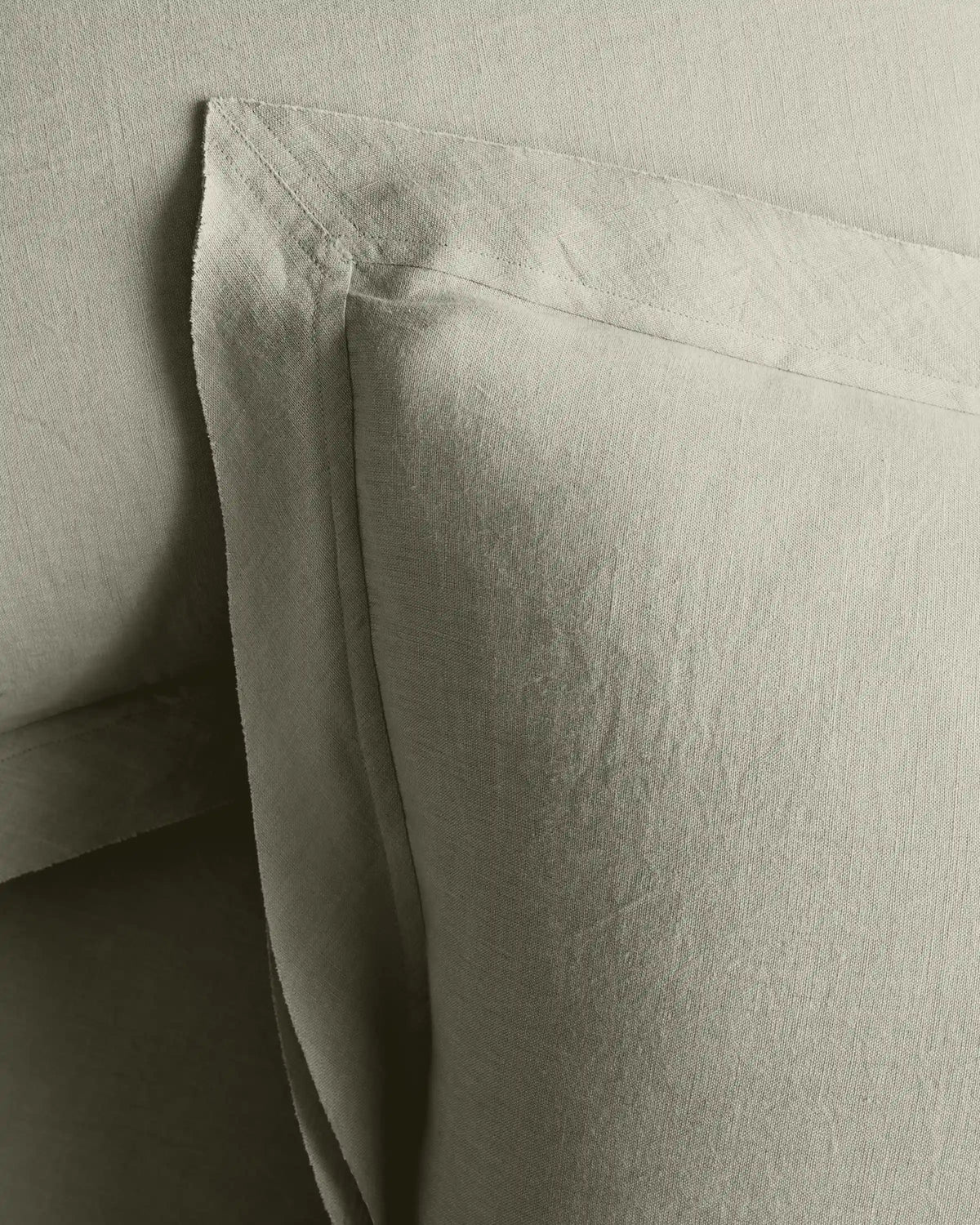 European Linen Double Flange Deluxe Bedding Bundle