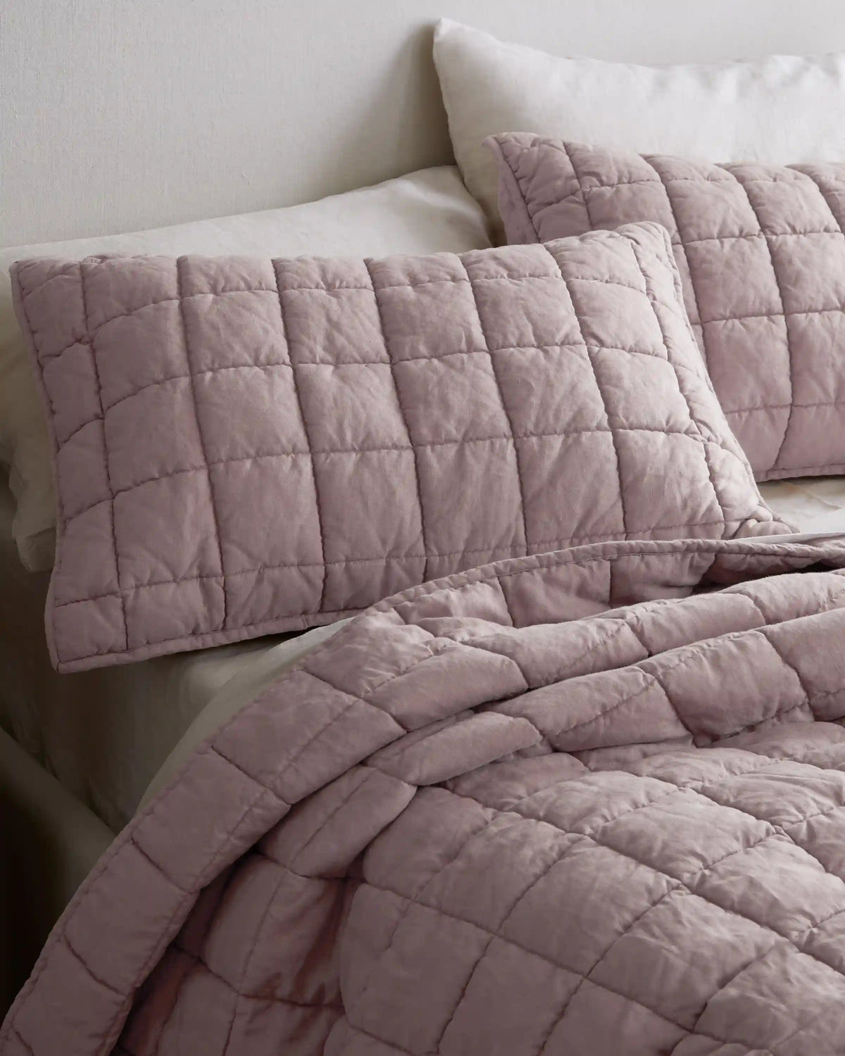European Linen Box Quilt Set