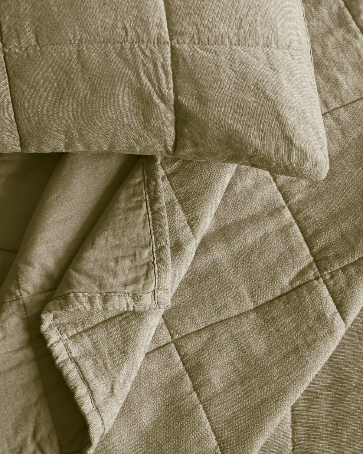 Lightweight European Linen Box Quilt