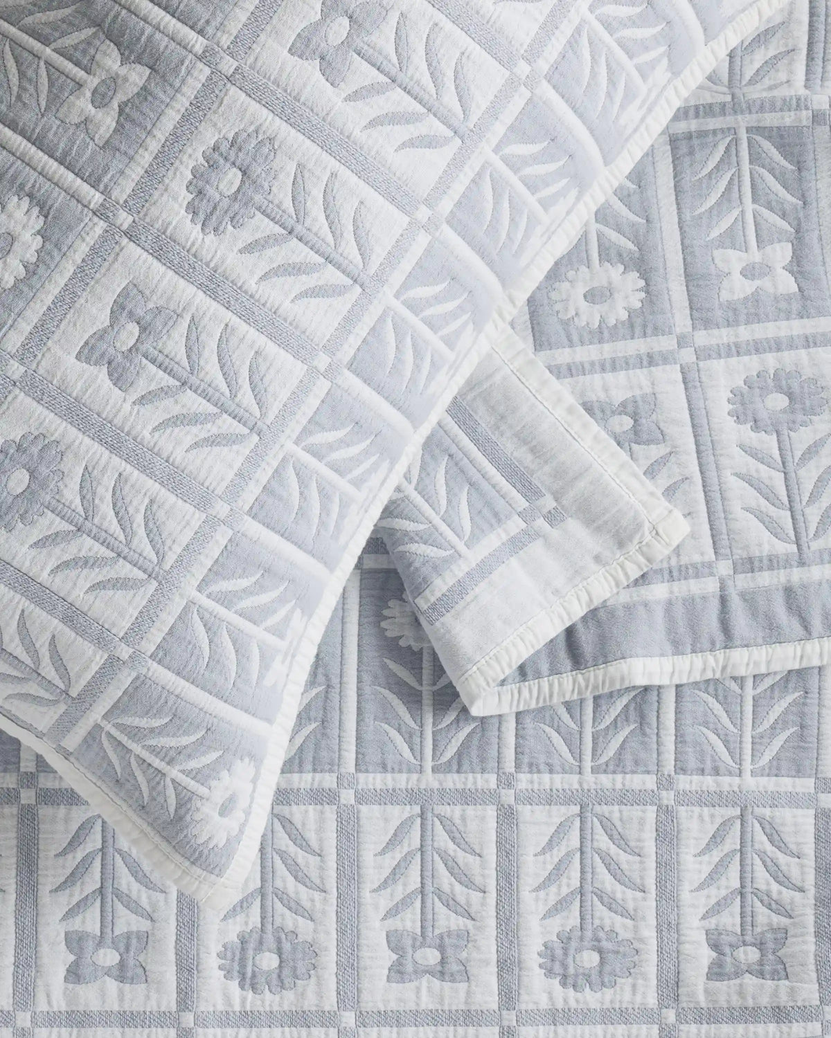 Organic Cotton Jacquard Floral Coverlet