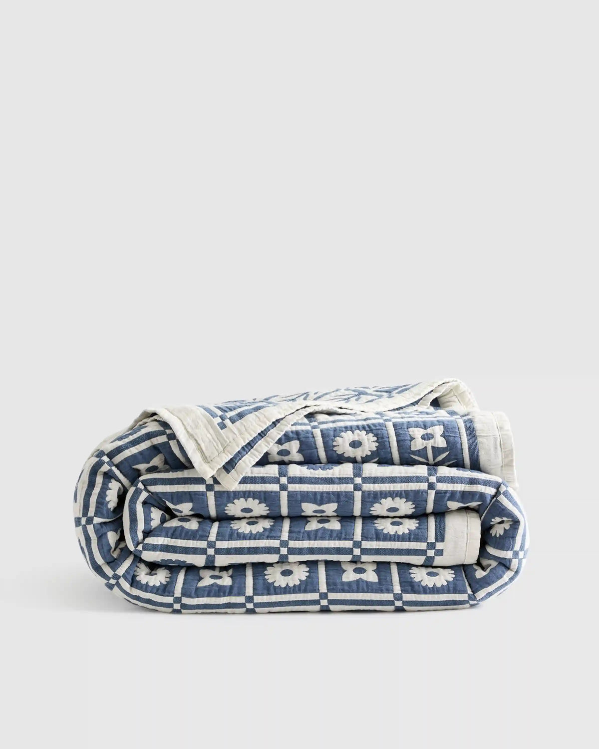 Organic Cotton Jacquard Floral Coverlet