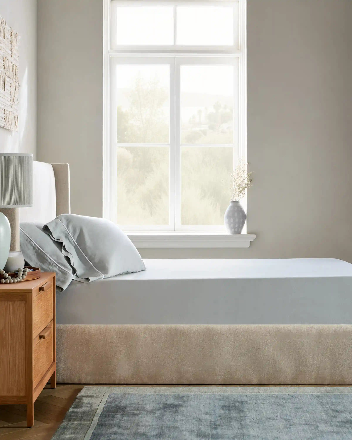 European Linen Piped Fitted Sheet Set