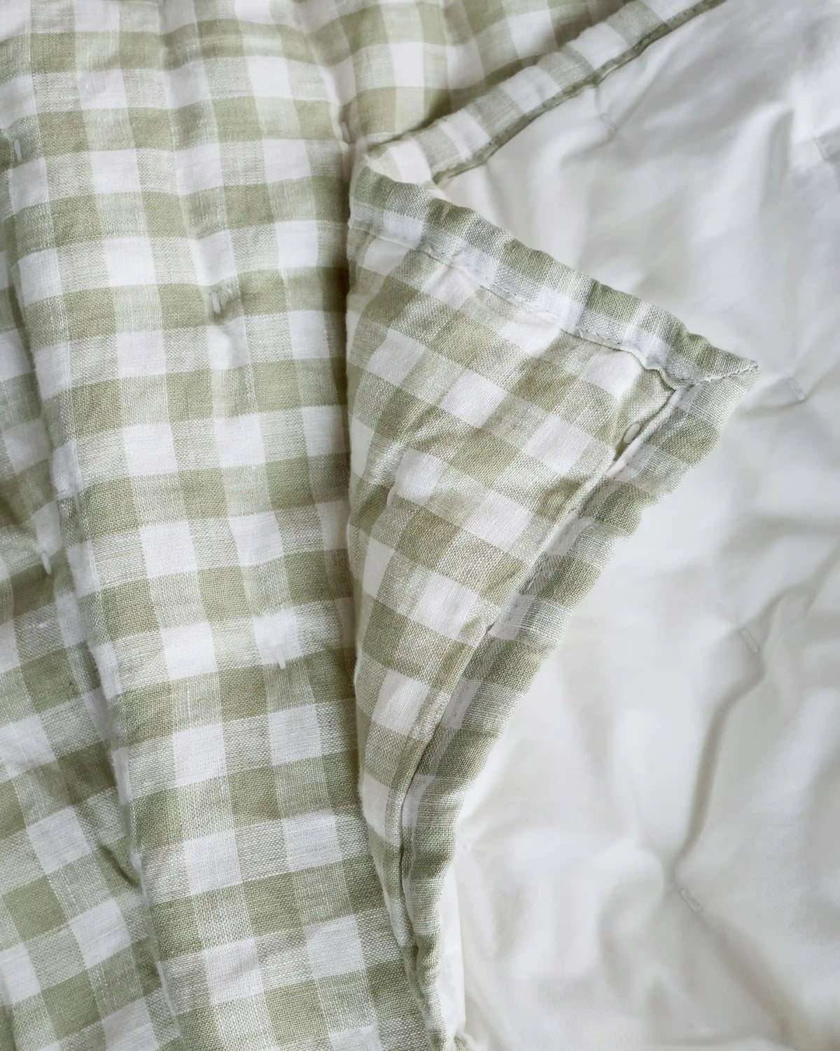 European Linen Patterned Quilt