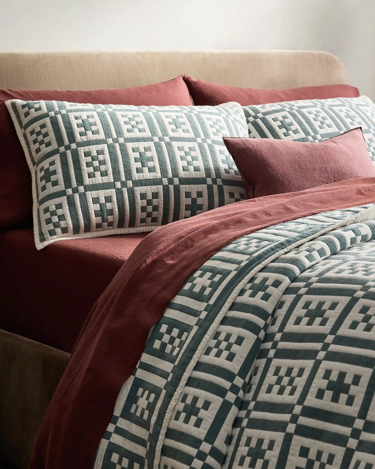 Organic Cotton Jacquard Geo Coverlet