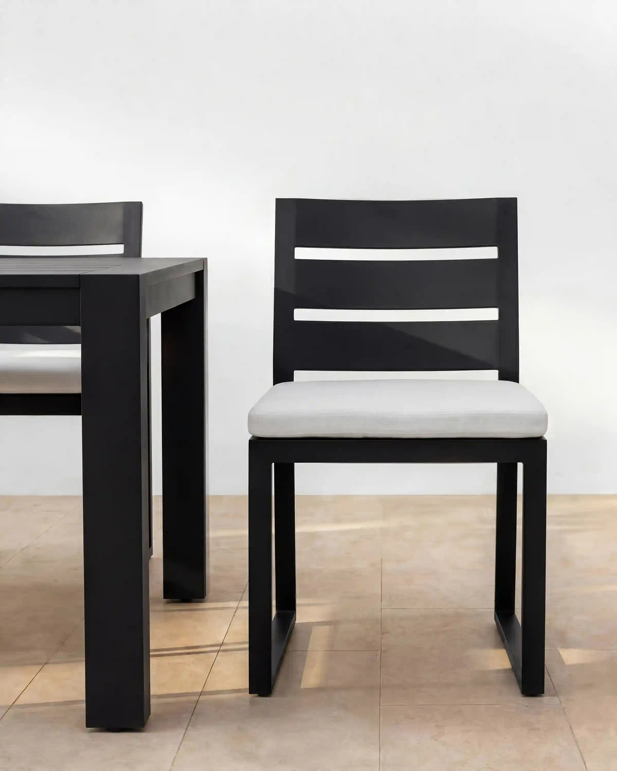 Linear Aluminum Outdoor Dining Side Chair (Set of 2)