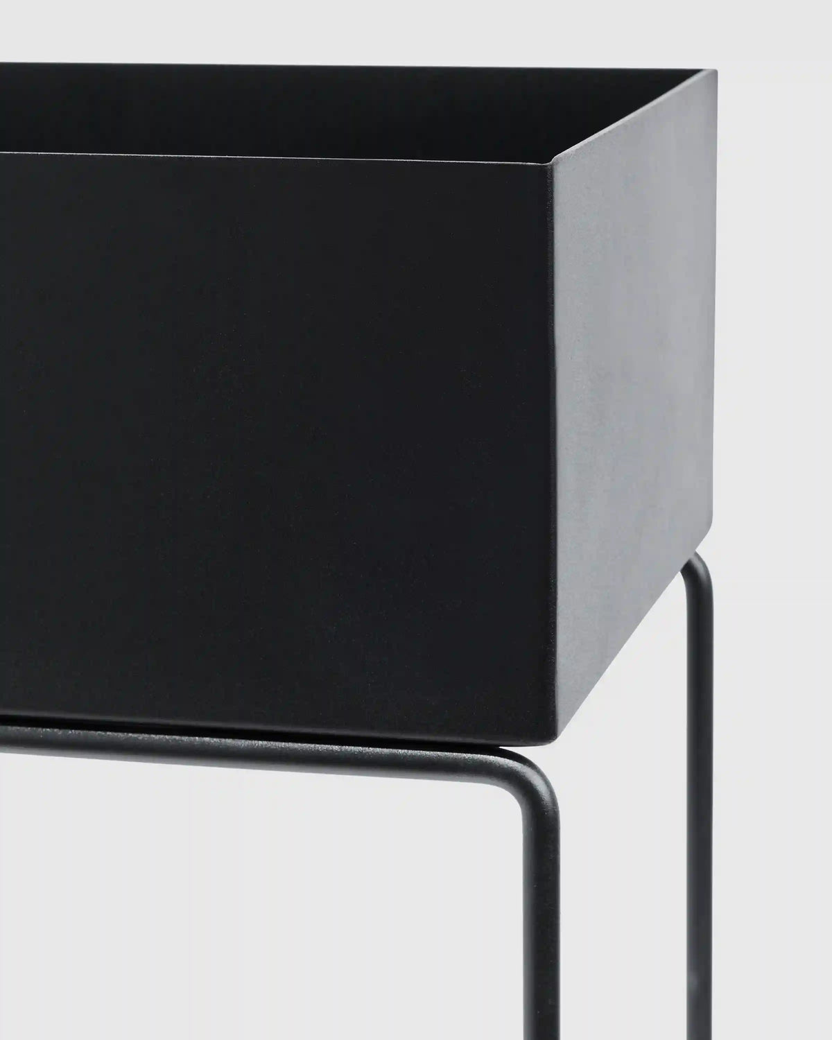 Powder Coated Steel Standing Planter
