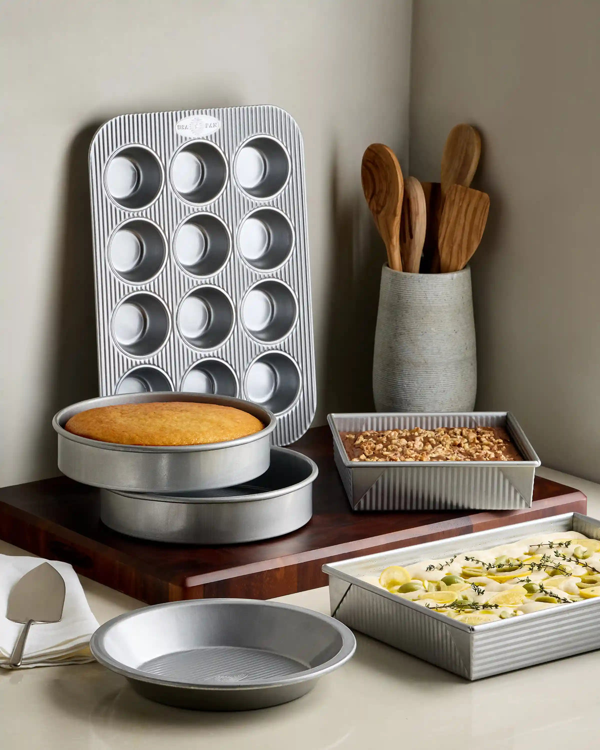 6-Pc Nonstick Steel Cake & Pie Bakeware Set by USA Pan