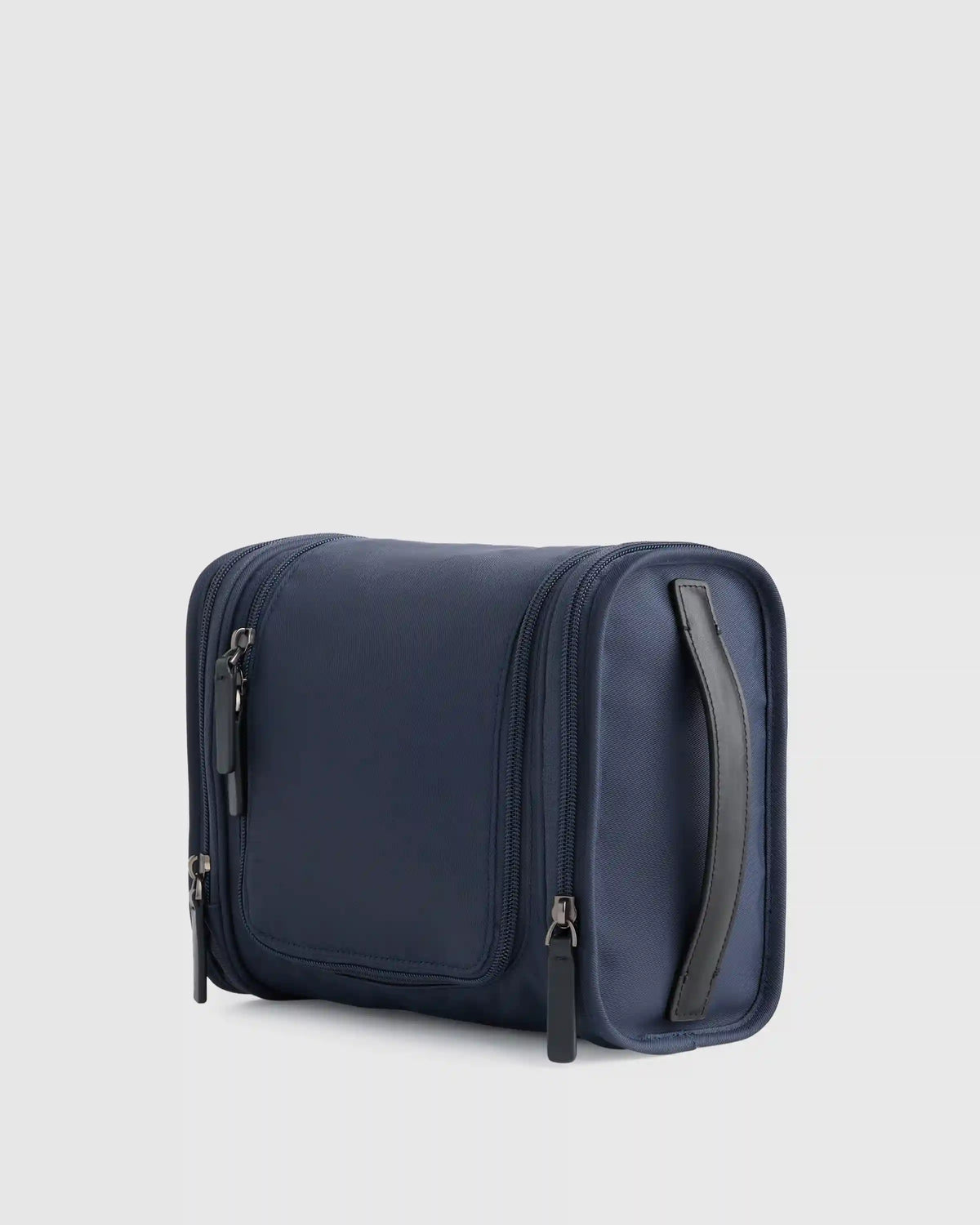 Voyage Nylon Hanging Toiletry Case