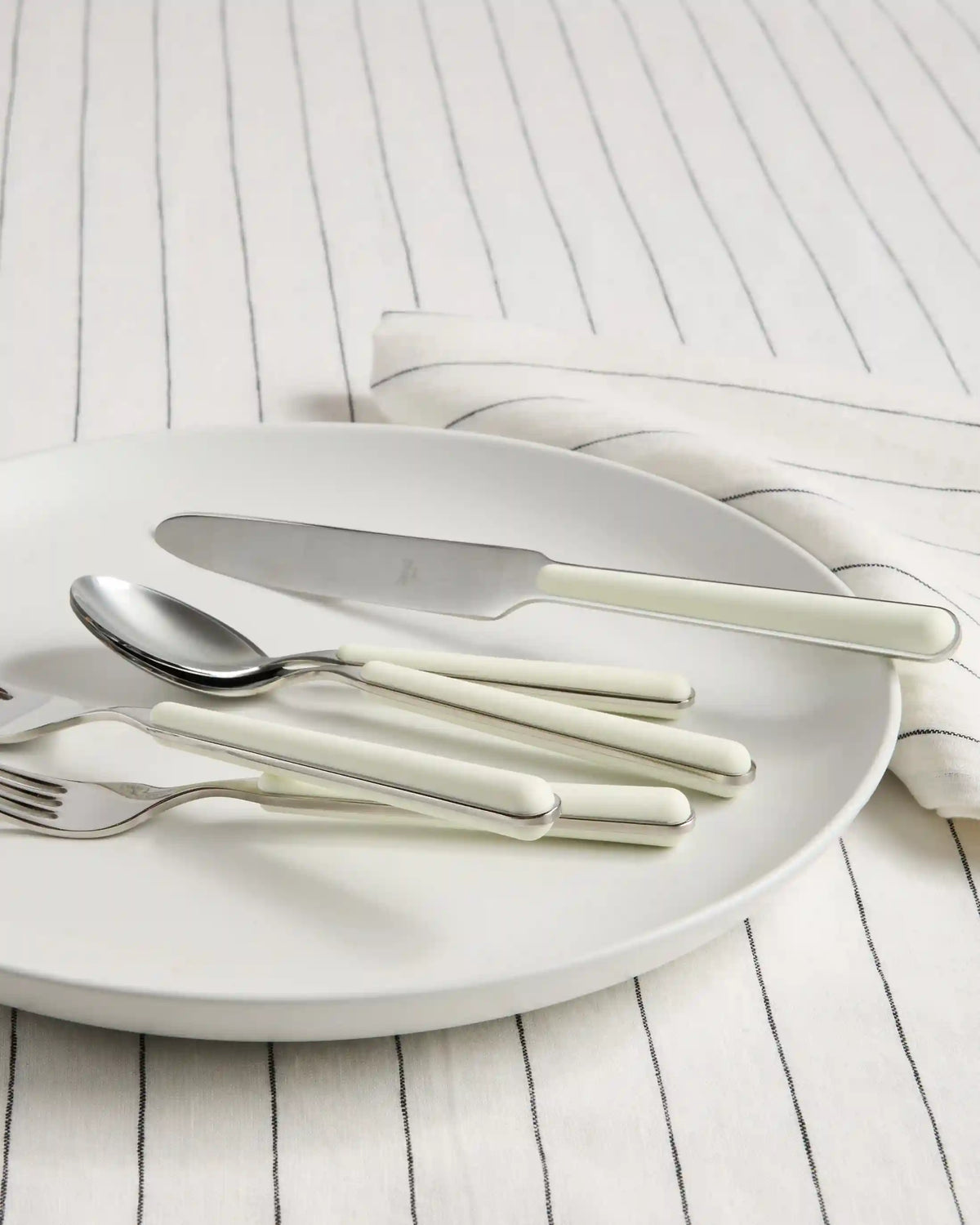 Fantasia Flatware 20-Pc Set by Mepra