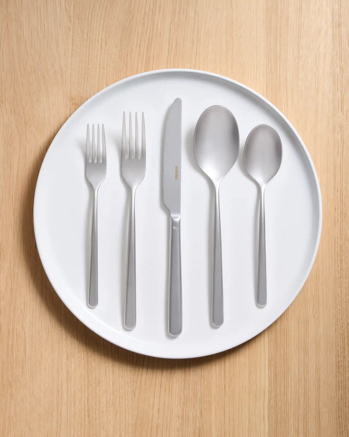 Gia Minimalist 20 Piece Flatware Set