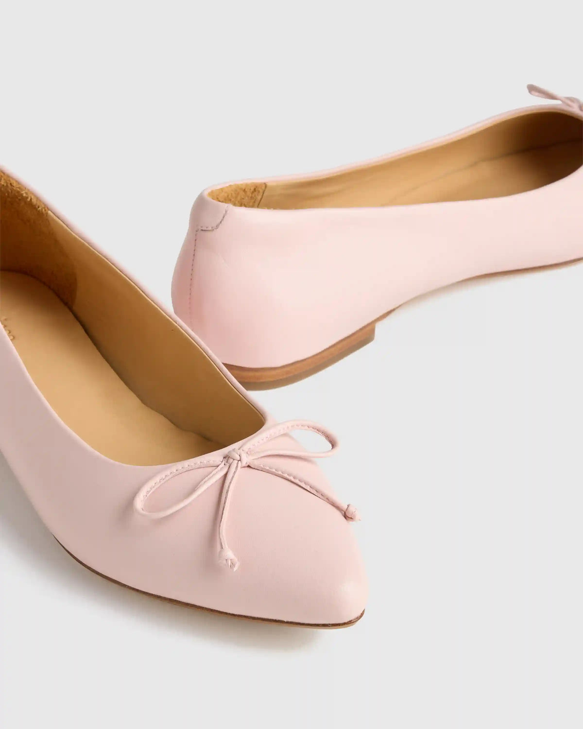 Italian Leather Pointed Bow Flat
