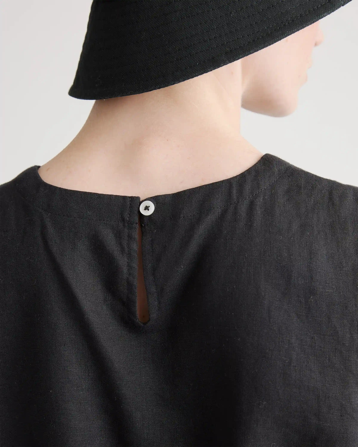 100% European Linen Tank