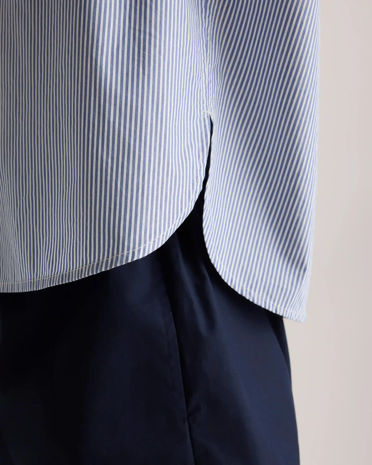 100% Organic Cotton Poplin Cropped Long Sleeve Shirt