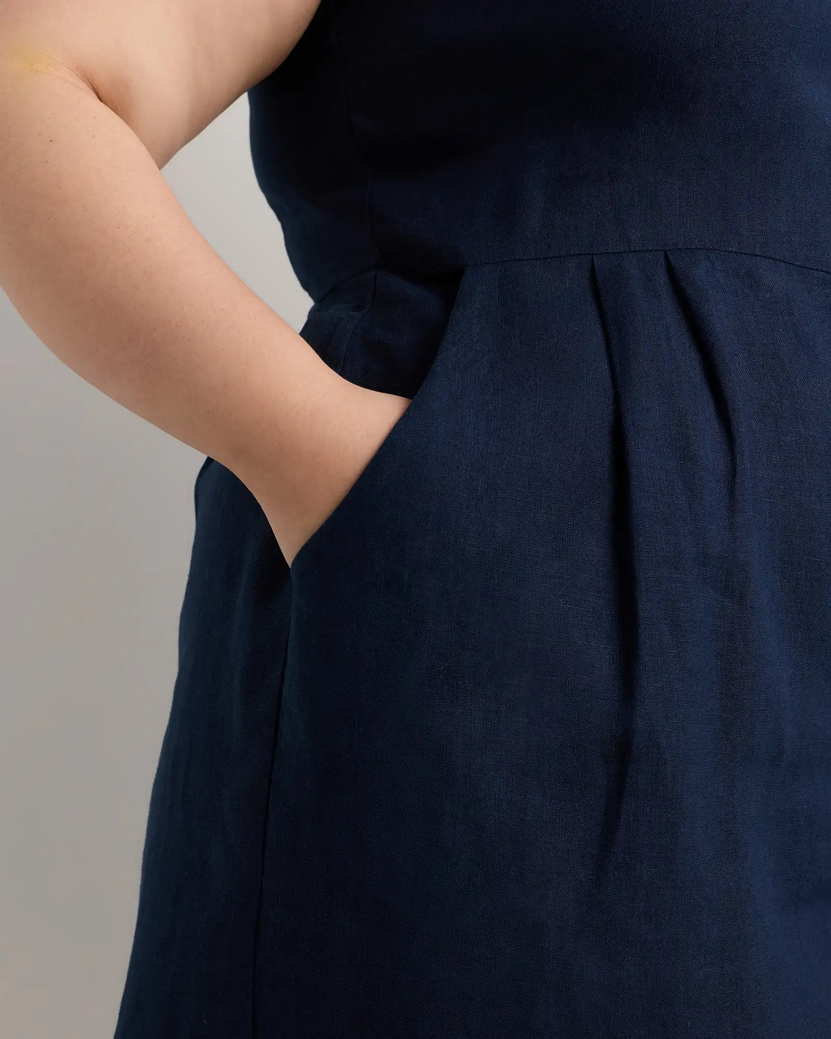 100% European Linen Scoop Neck Midi Dress