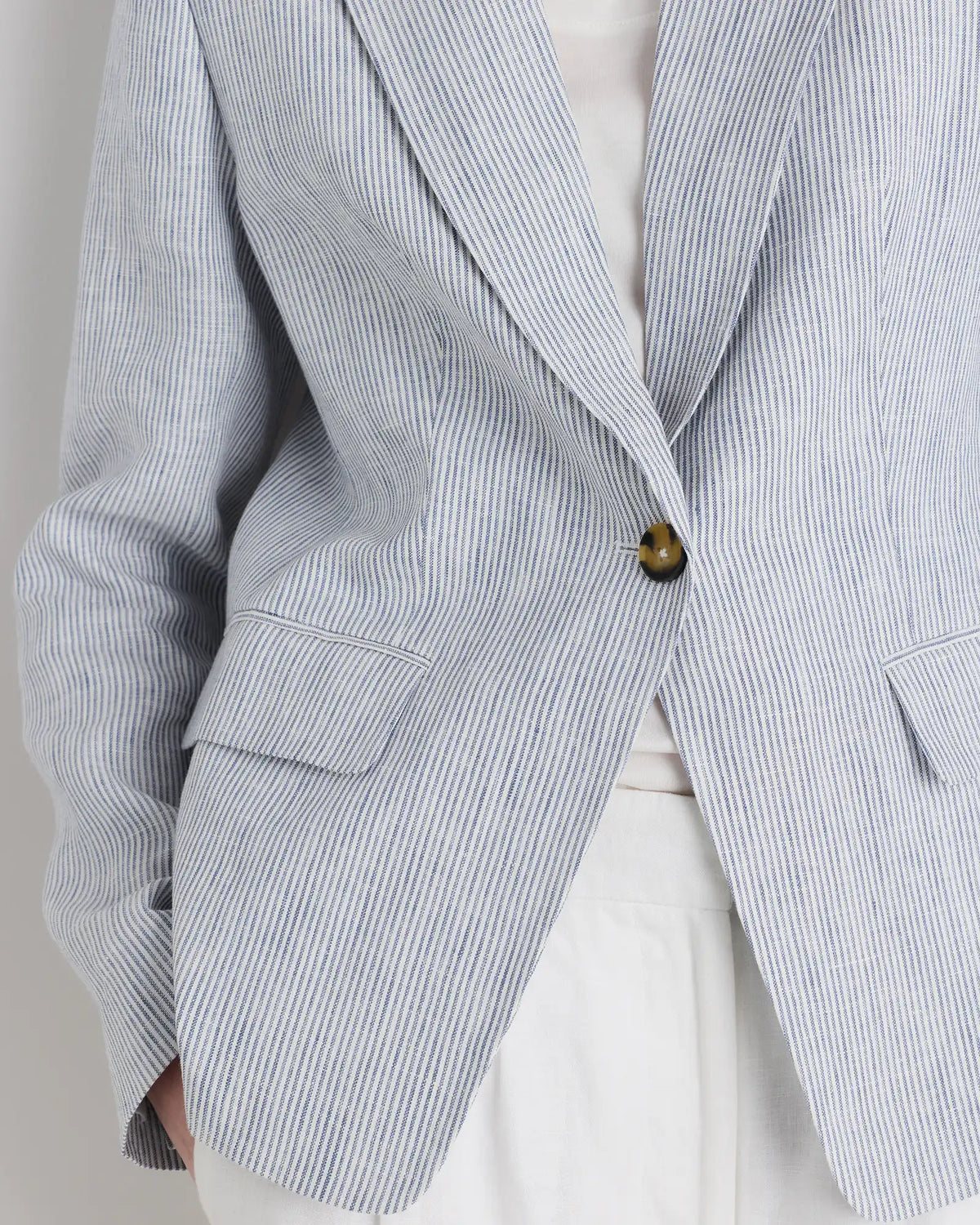 100% European Linen Structured Blazer