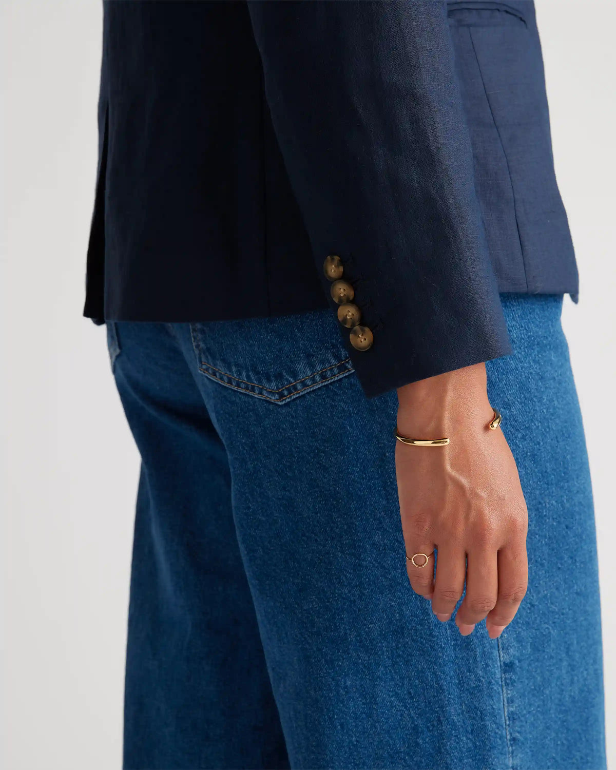 100% European Linen Structured Blazer