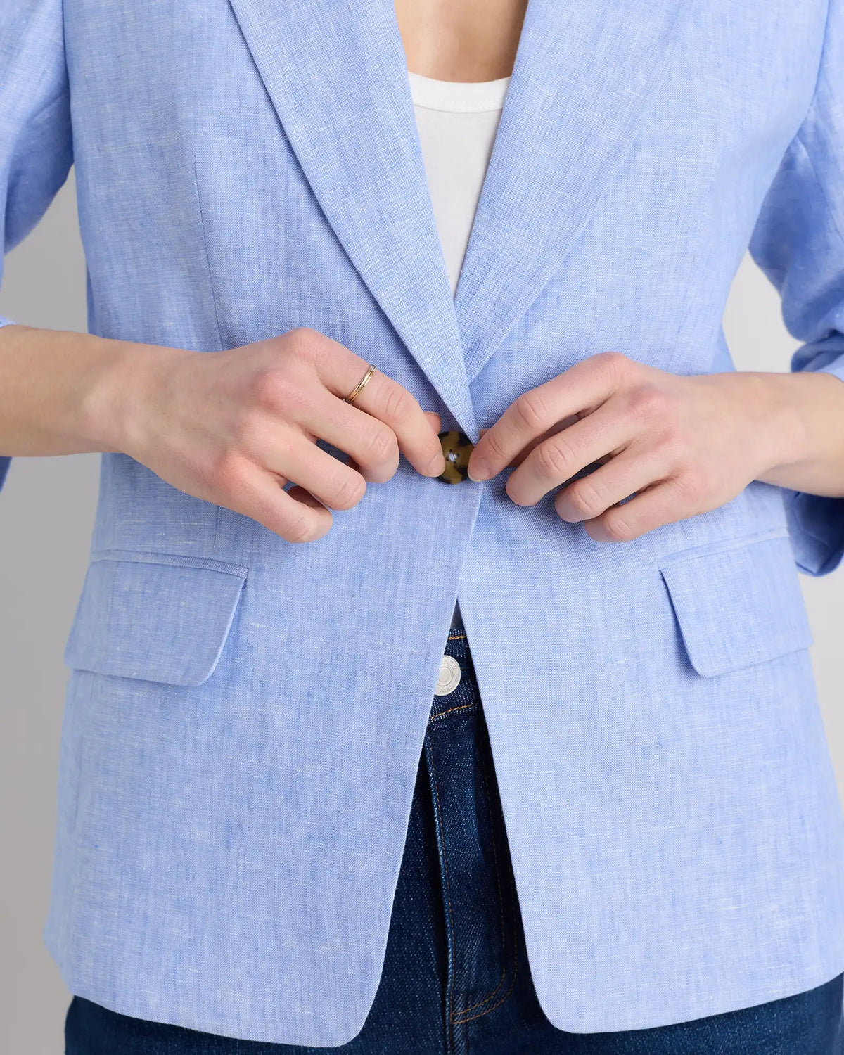 100% European Linen Structured Blazer