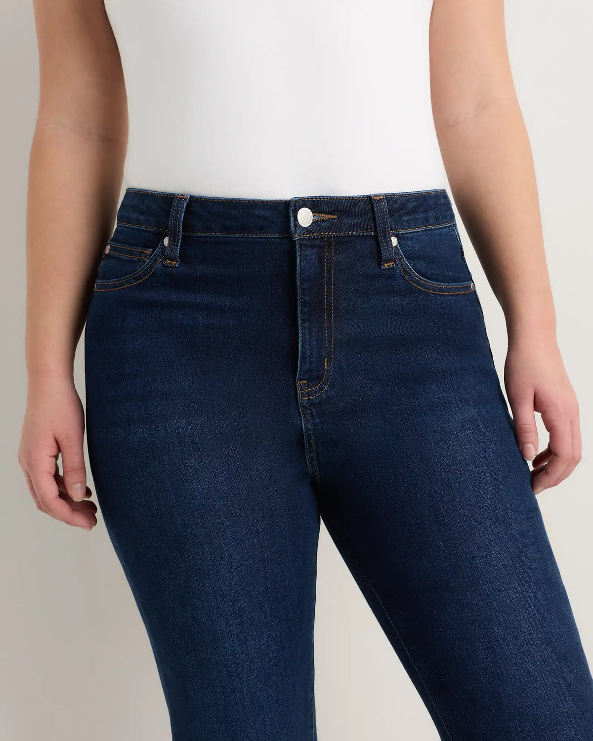 Curvy Bella Stretch Straight Jeans