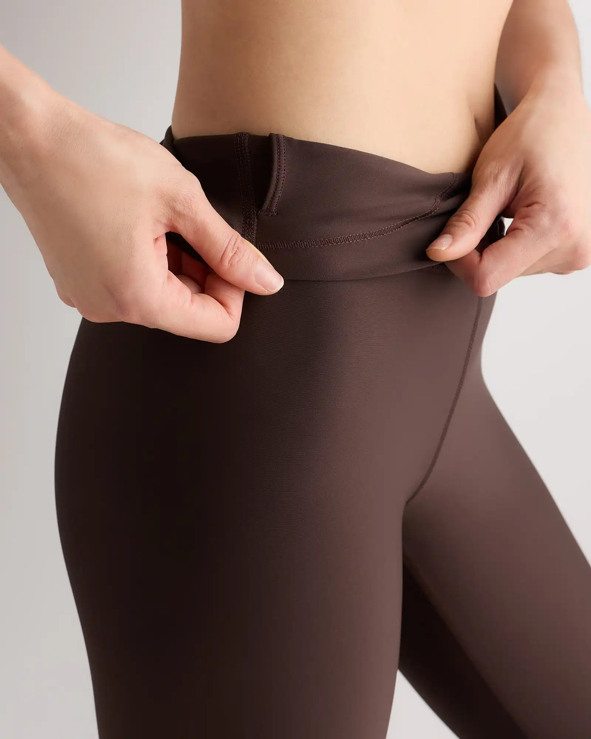 Satin-Sculpt High-Waisted Legging