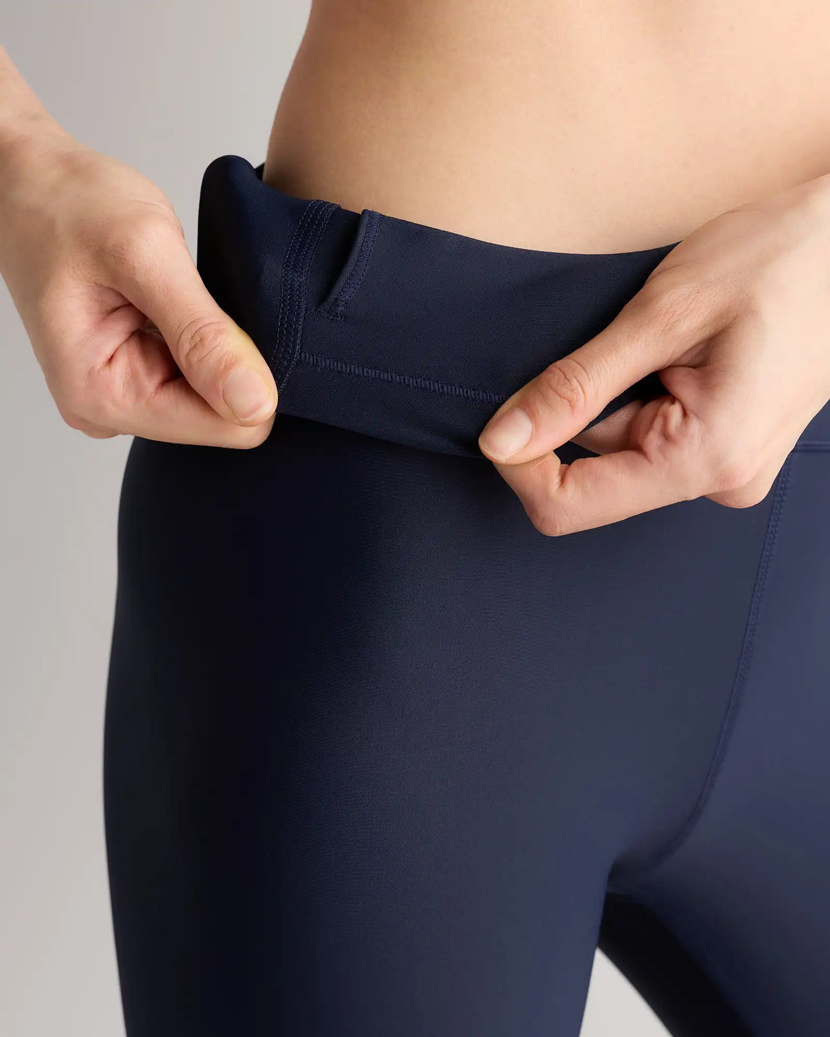 Satin-Sculpt High-Waisted Legging