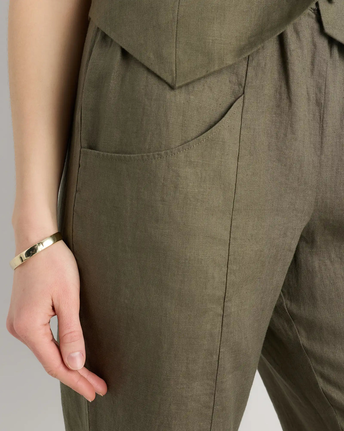 100% European Linen Tapered Ankle Pants