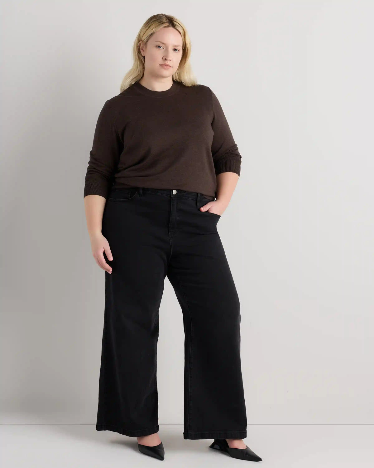 Lightweight Cotton Cashmere Crew Sweater