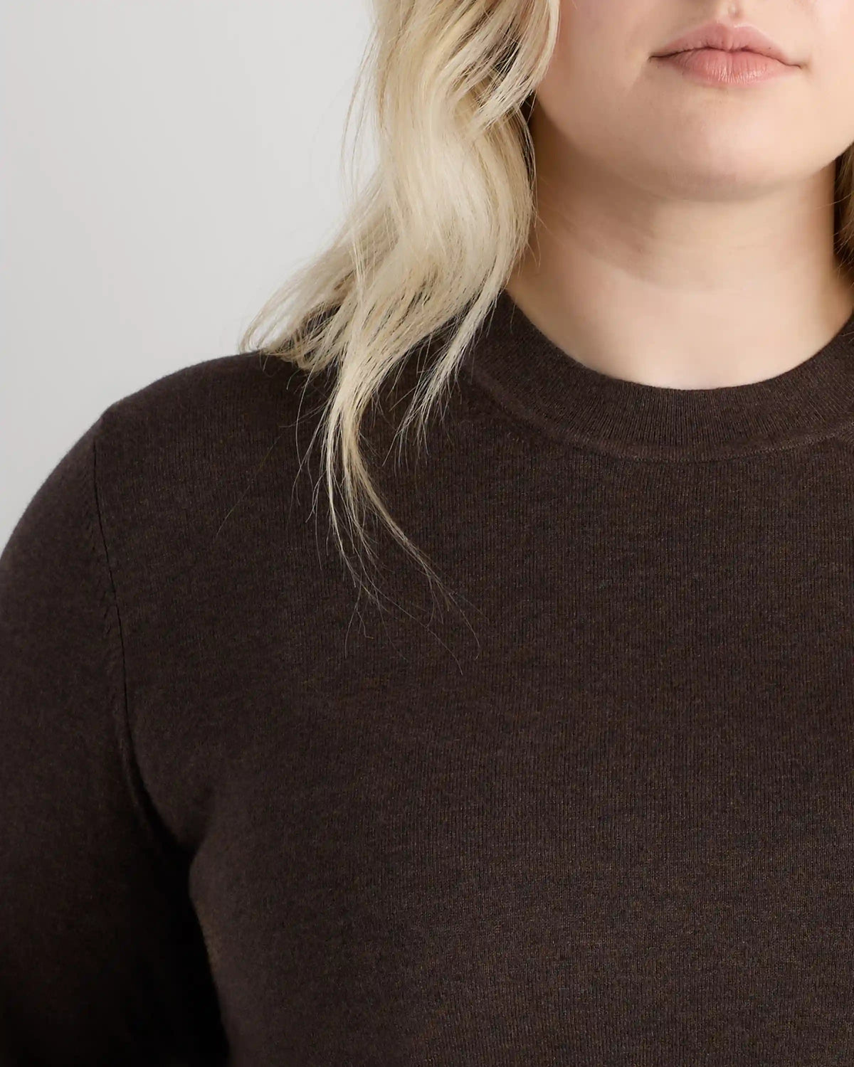 Lightweight Cotton Cashmere Crew Sweater